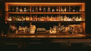 Bar de mulher bonita em Goiânia: onde encontrar diversão
